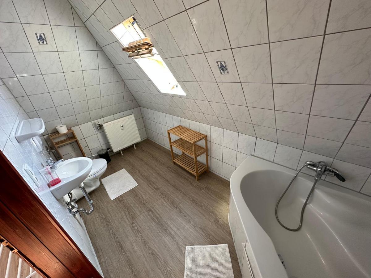 Schoene Grosse Maisonettenwohnung In Weissenthurm 外观 照片